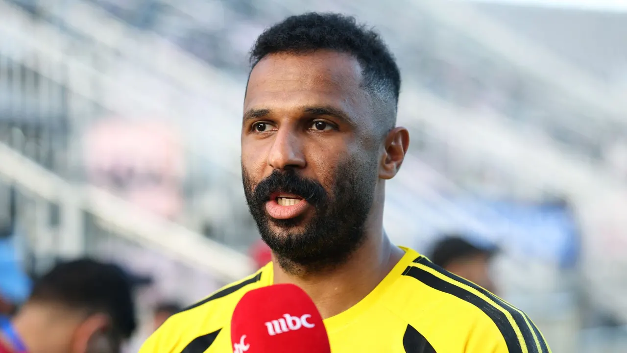 رغم الفشل في الصعود.. المونديال يُعيد العويس إلى دوري روشن